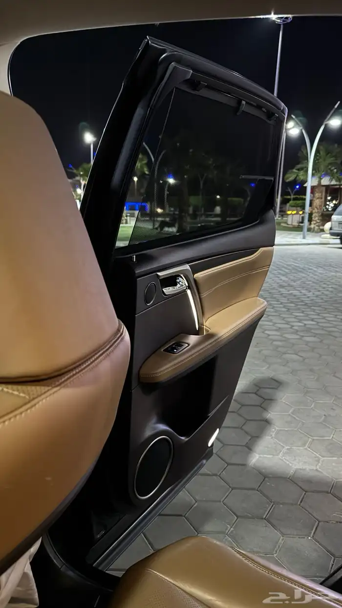 لكزس RX350 2017 8