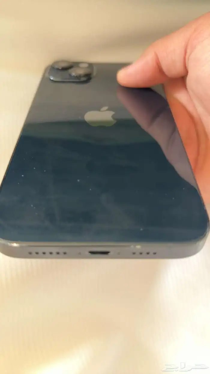 ايفون 14 بلس للبيع مع كراتينه بس فيه خدوش اقبل البدل 2