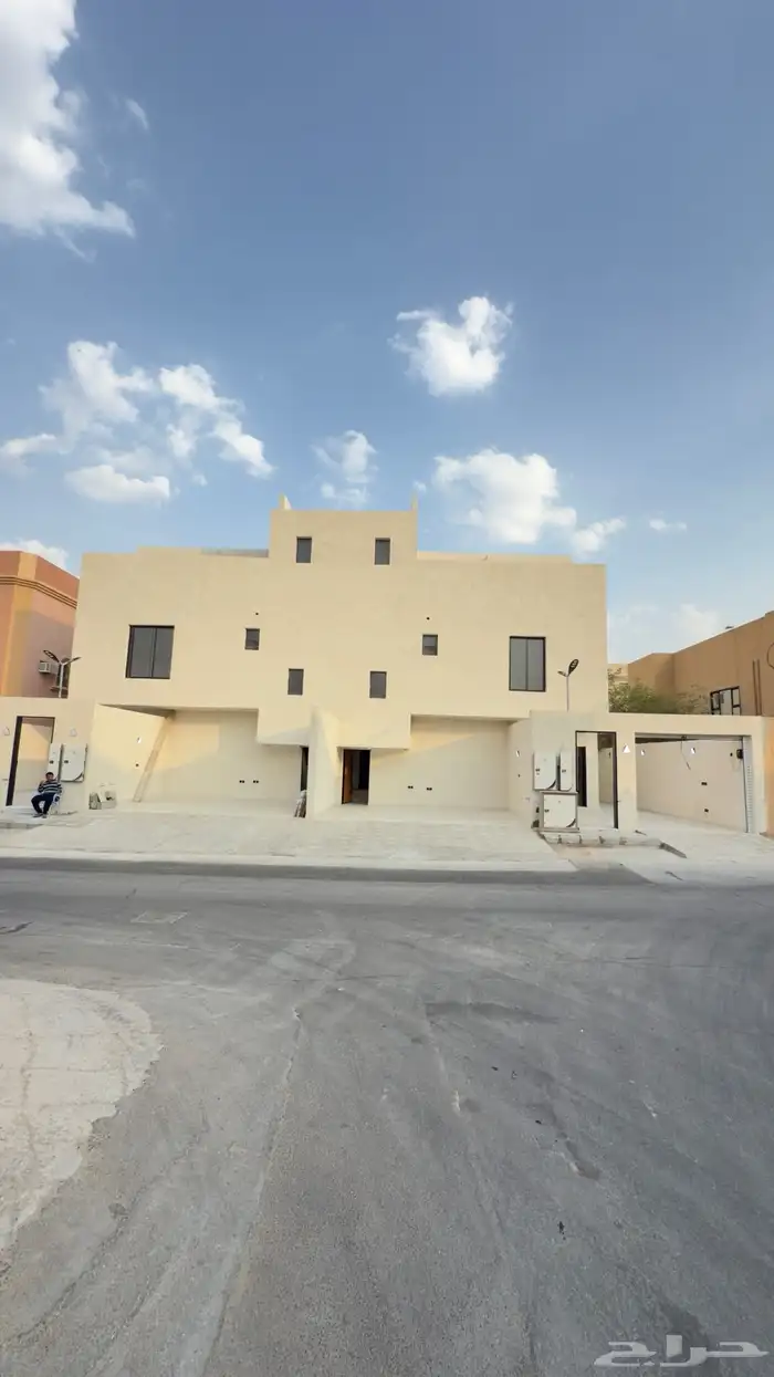 دور ارضي للبيع مساحه واسعه ب 930 الف 1