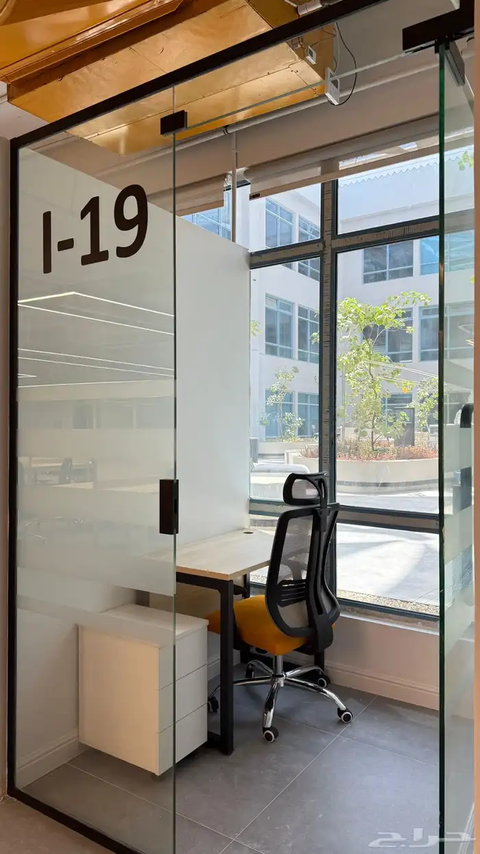 مكاتب مؤثثة للإيجار ومرخصة 1