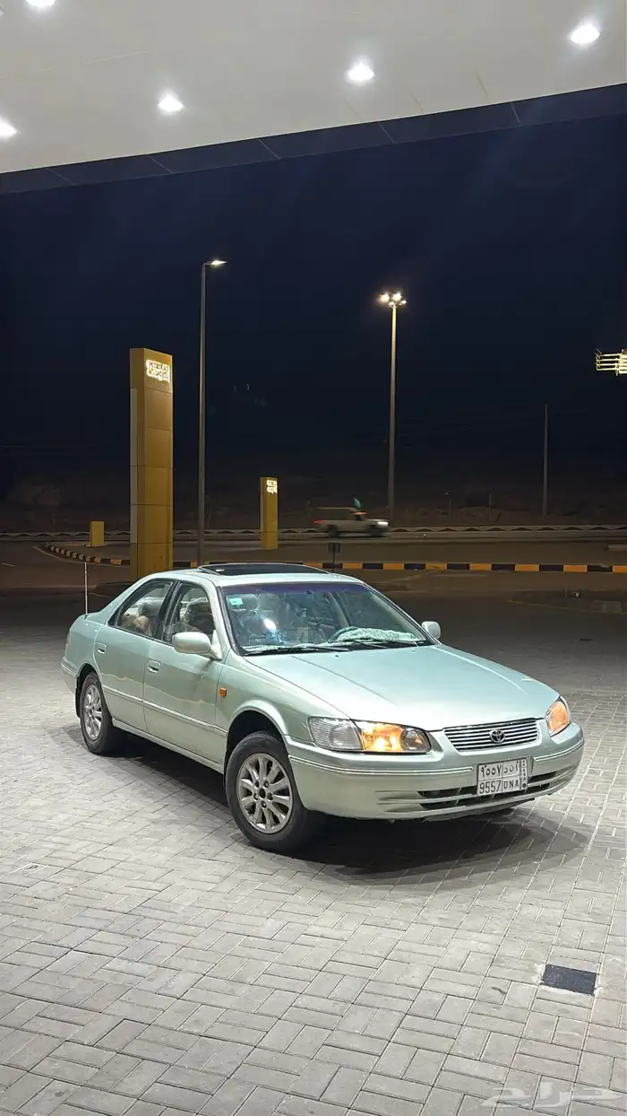 كامري 2000 . 2