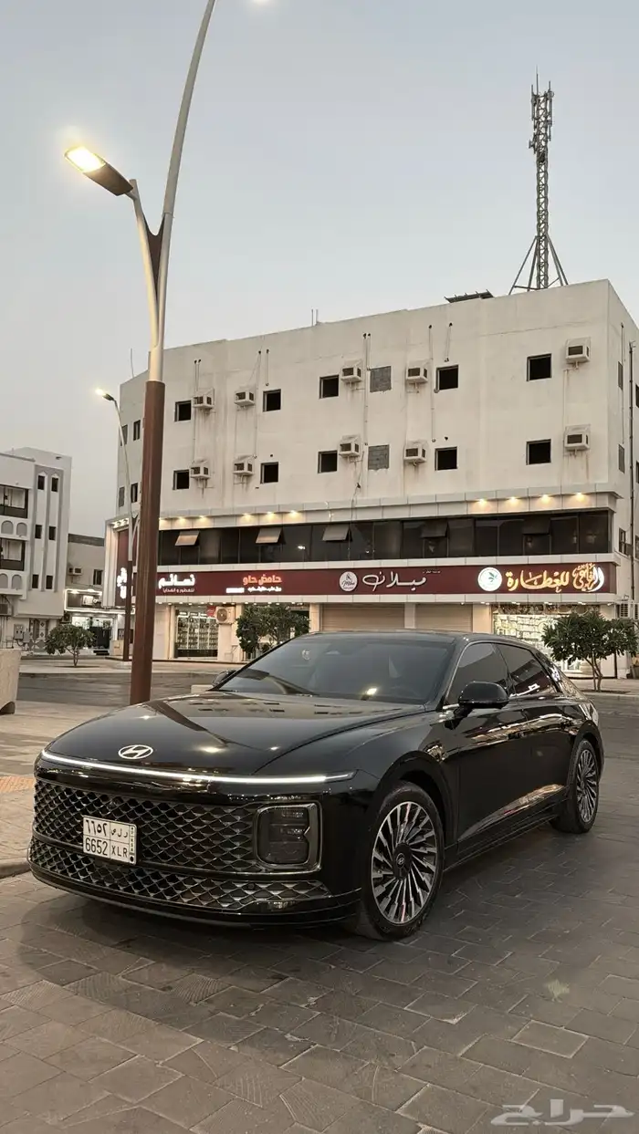 ازيرا 2024 فل كامل اللون اسود م يشكي من اي شي 2