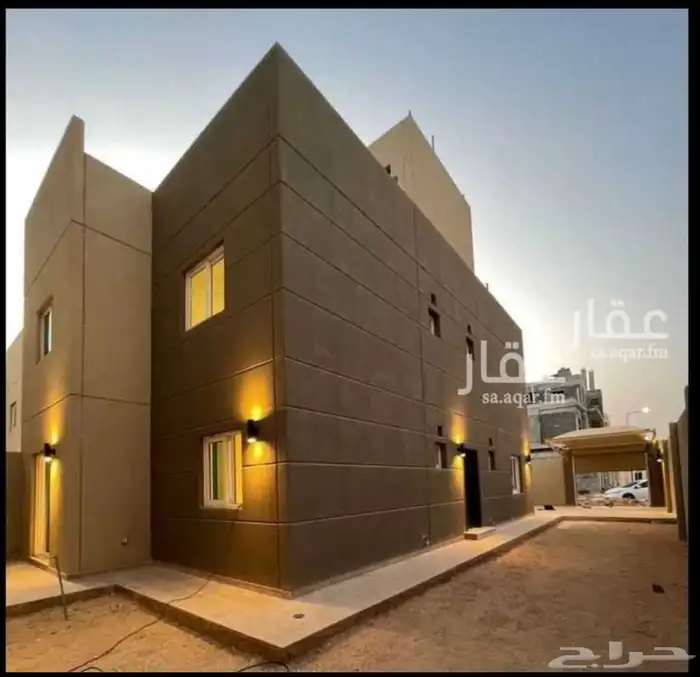 فيلا للبيع حي المطار مساحه 312 م 0