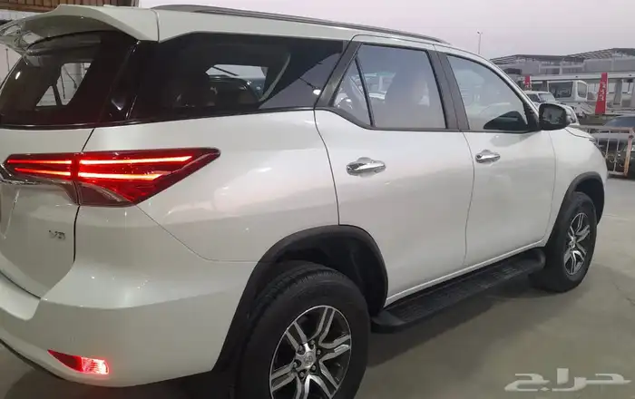 فورتشنر 2023 VX 6سلندر بدي وكالة ممشى قليل 5