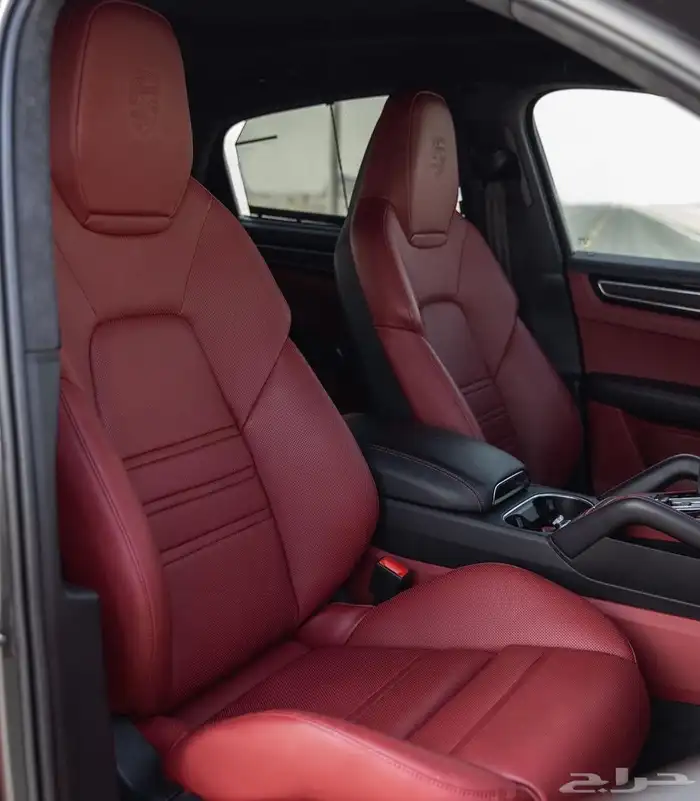 Porsche Cayenne Coupe GTS 22