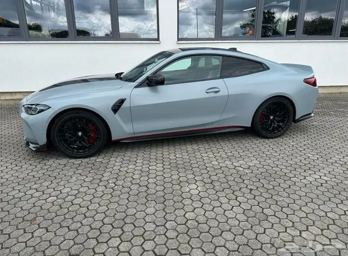 BMW M4 CSL 2022 10