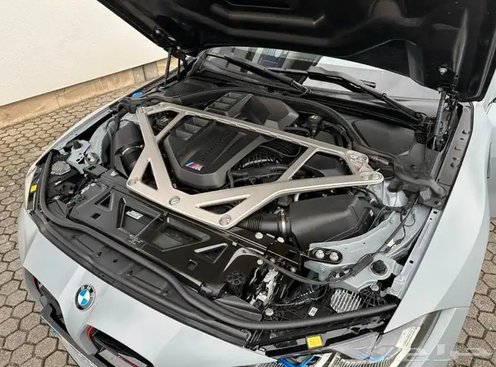 BMW M4 CSL 2022 12