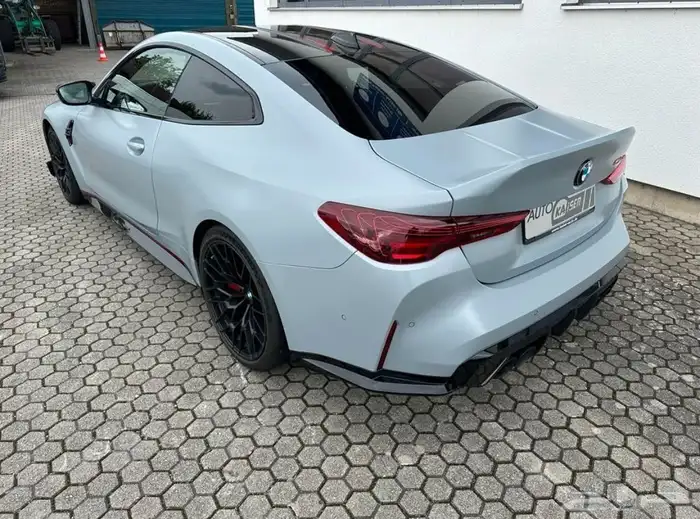 BMW M4 CSL 2022 7