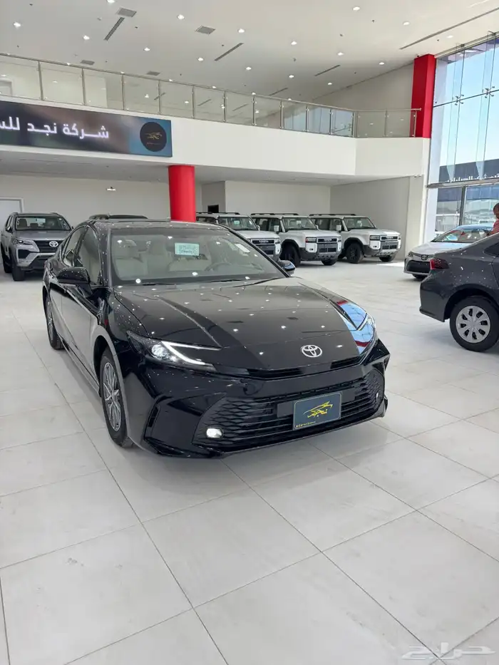 كامرى E بنزين 2025 اصفار سعودي 2