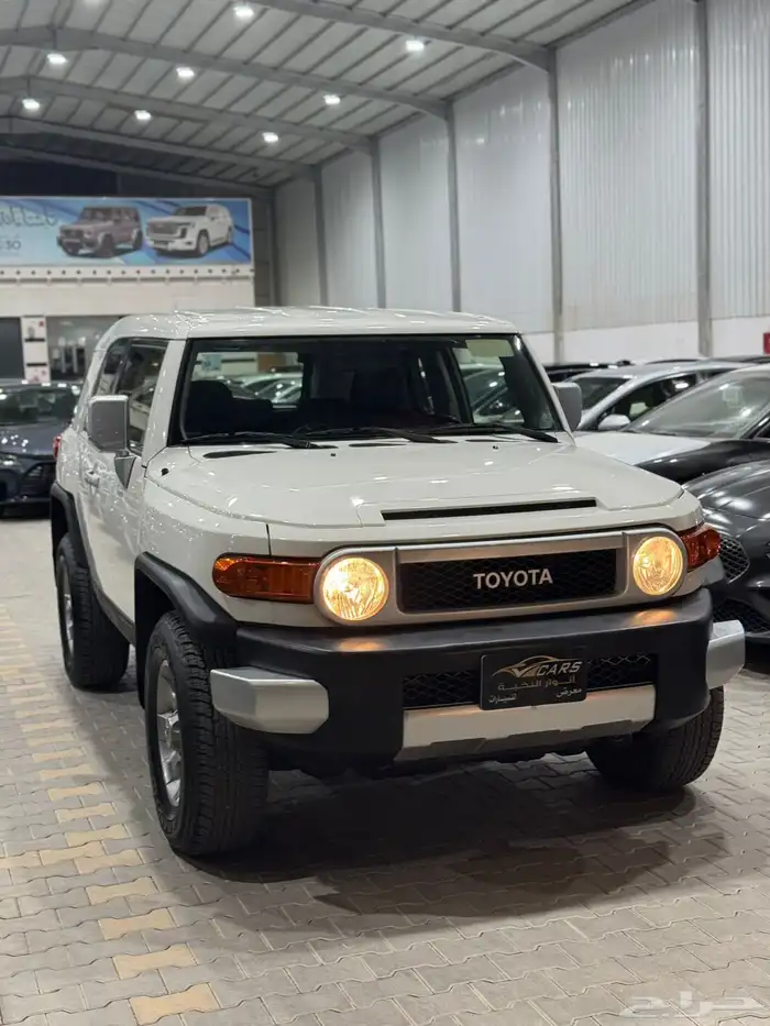 تويوتا اف جي 2013 قير عادي - عداد 9 الألف كيلو فقط 2