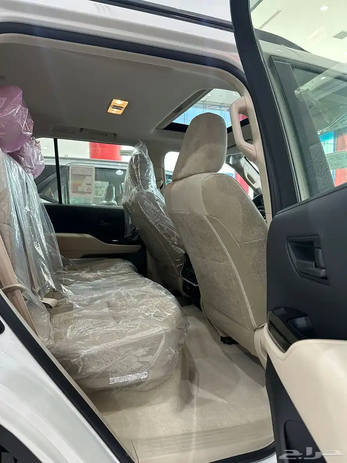 لاندكروزر L2 GXR بنزين 2025 اصفار سعودي 5