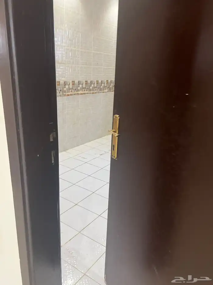 شقة واسعة للإيجار حي الرمال 13