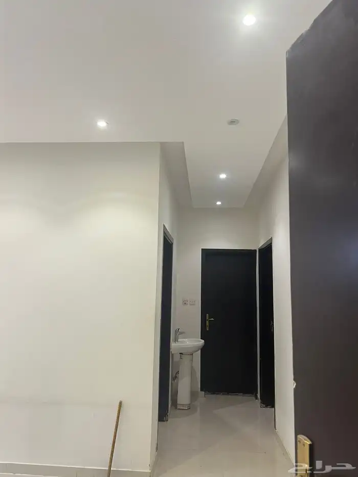 شقة واسعة للإيجار حي الرمال 3