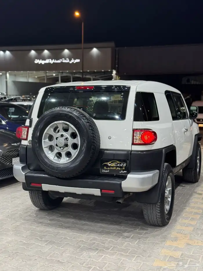 تويوتا اف جي 2013 قير عادي - عداد 9 الألف كيلو فقط 4