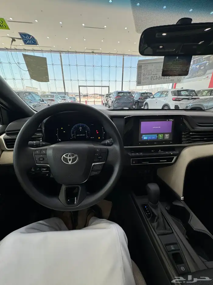 كامرى E بنزين 2025 اصفار سعودي 10