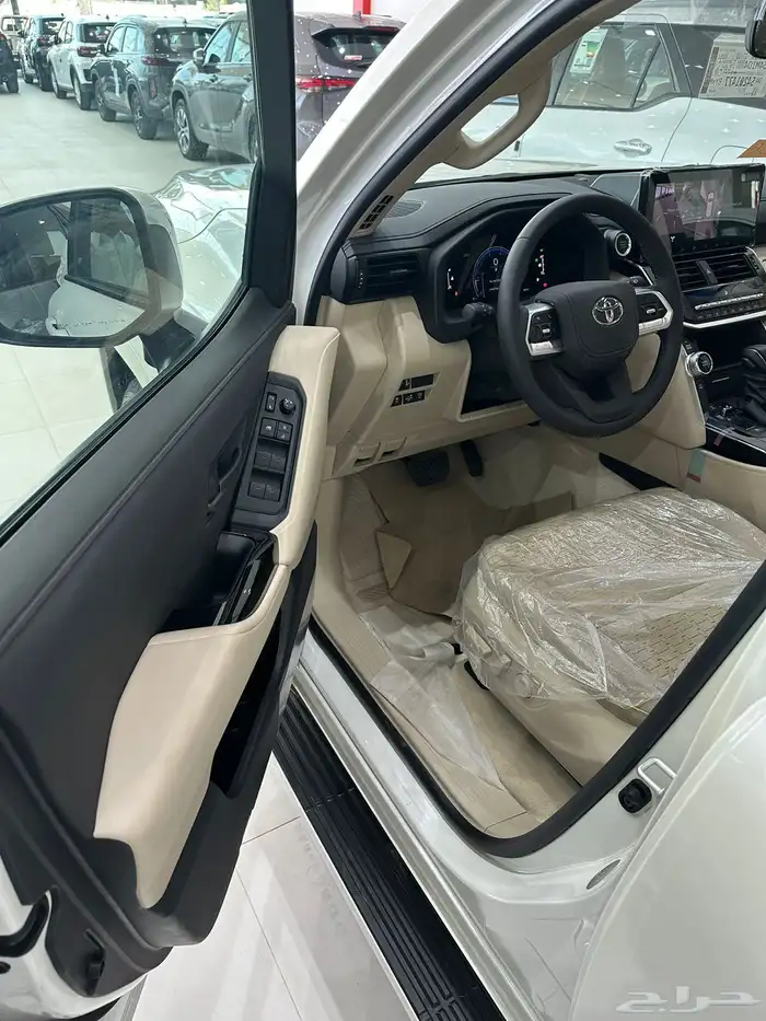 لاندكروزر L2 GXR بنزين 2025 اصفار سعودي 8