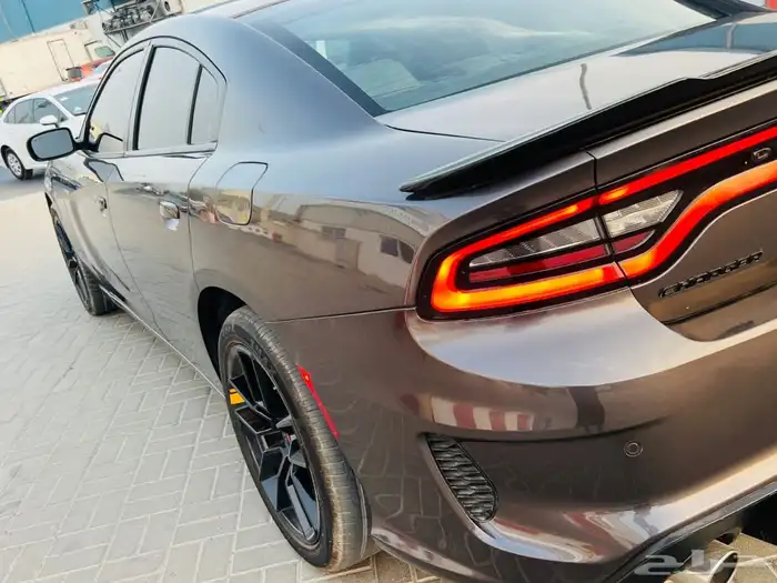 دودج تشارجر امريكي موديل 2022 موجودة بدبي 15