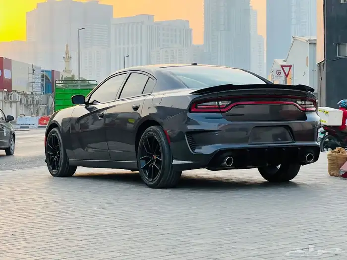 دودج تشارجر امريكي موديل 2022 موجودة بدبي 14