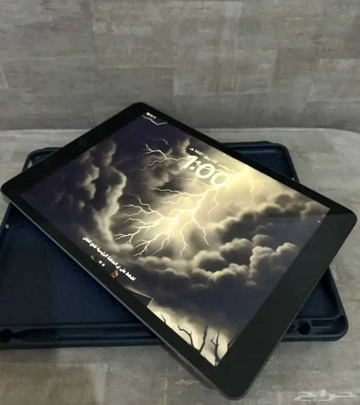 للبيع آيباد الجيل 9 نضيف مافك 64 قيقا 2