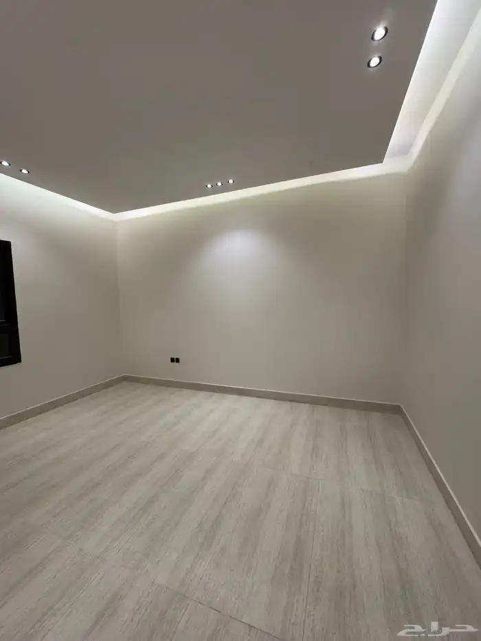 للبيع شقتين ب صك مساحه ممتازه 8