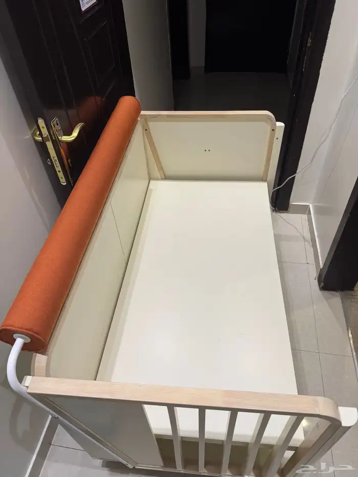 سرير اطفال 2