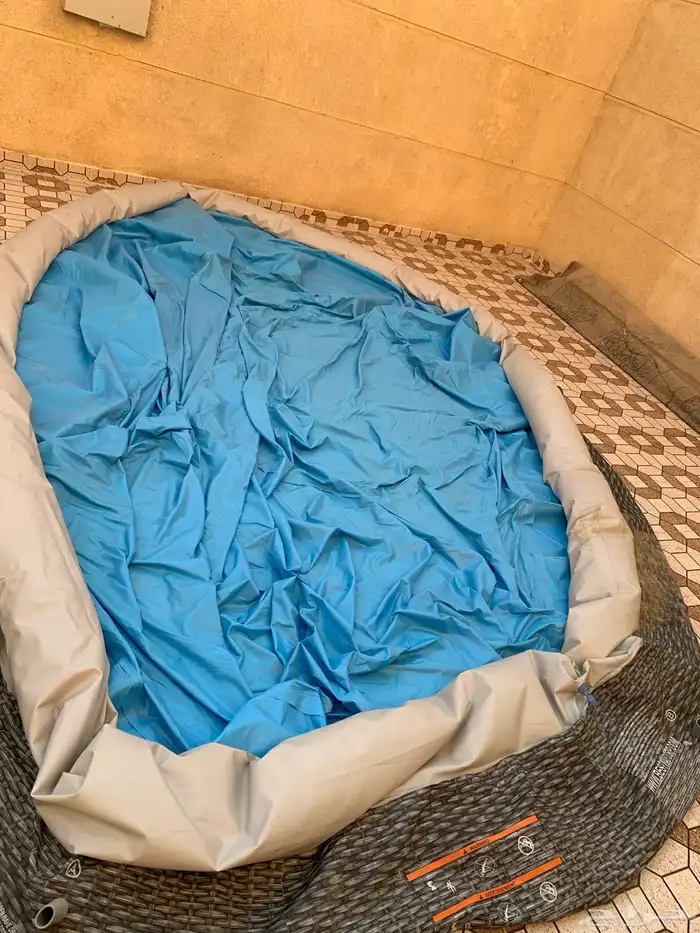 للبيع مسبح صناعه بيست واي 1