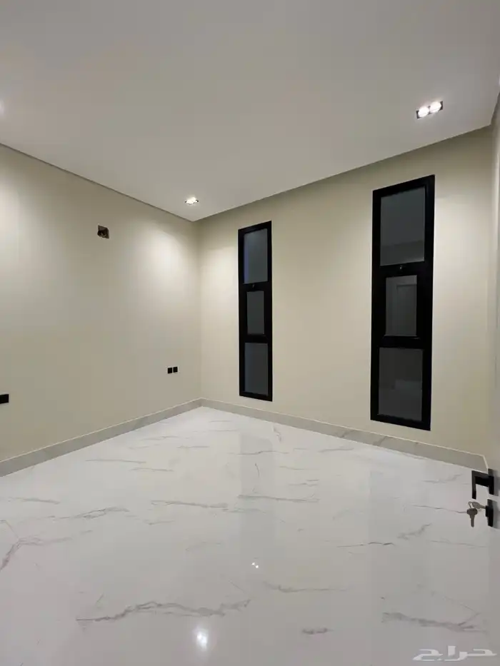 دور ارضي فاخر جديد تصميم مودرن مدخلين و كراج خاص حي غصون 23