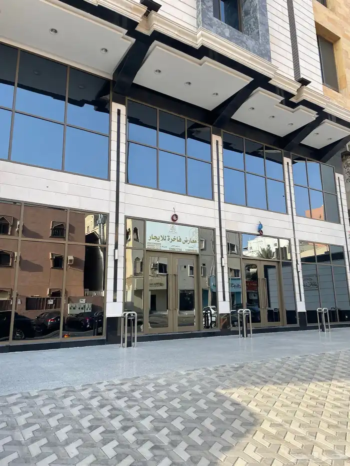 معارض فاخرة للإيجار بحي السلامة ممشى اليمامة 4