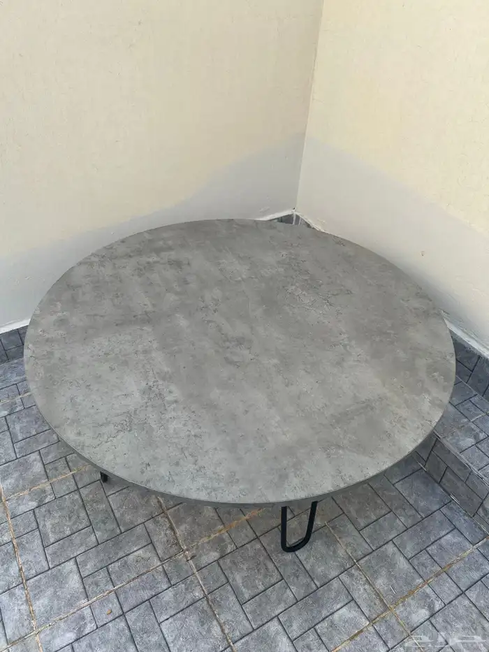 طاولة دائرية اربع ارجل 0