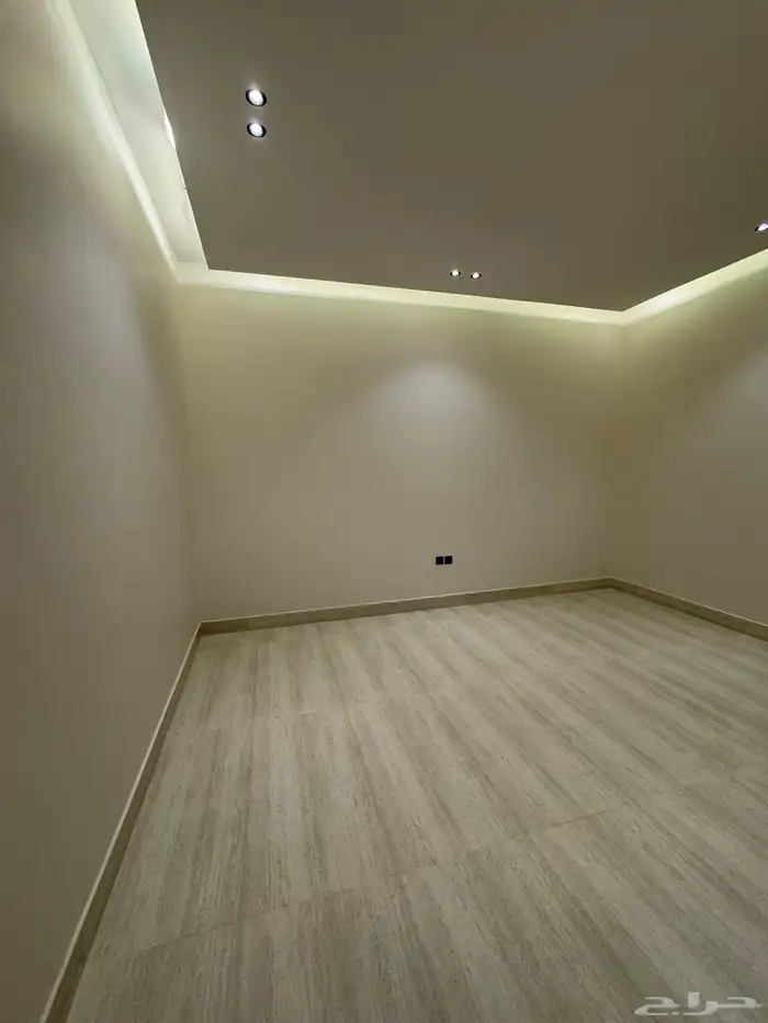 للبيع شقتين ب صك مساحه ممتازه 10