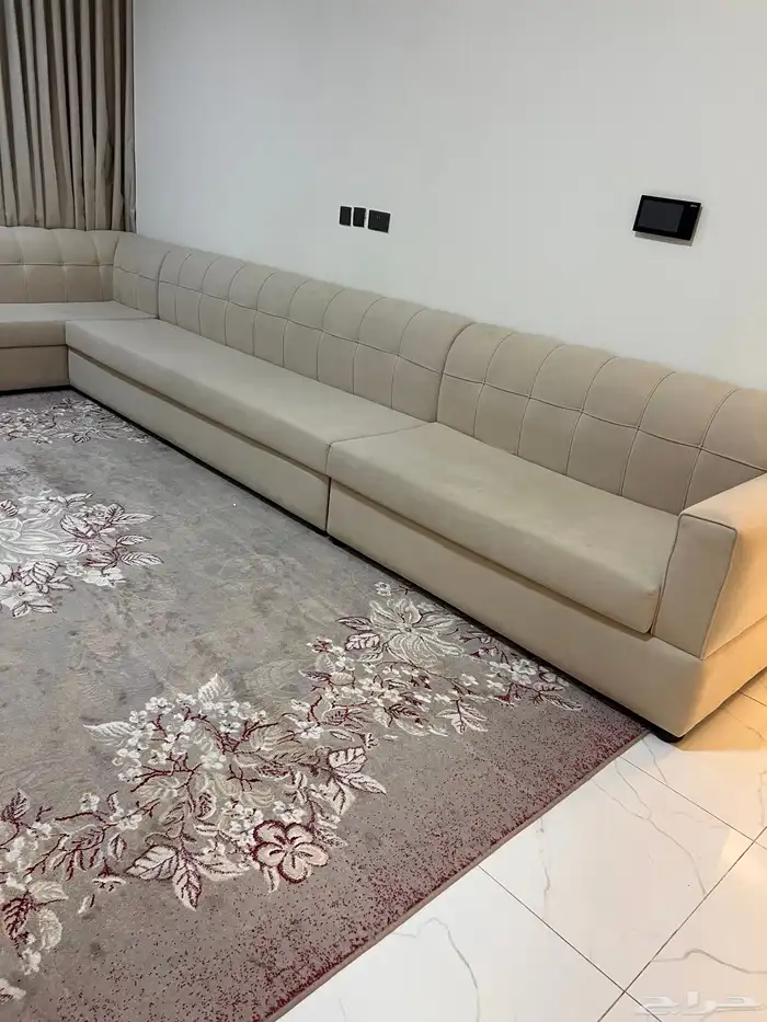 فرش موكيت نظيف جدا 1
