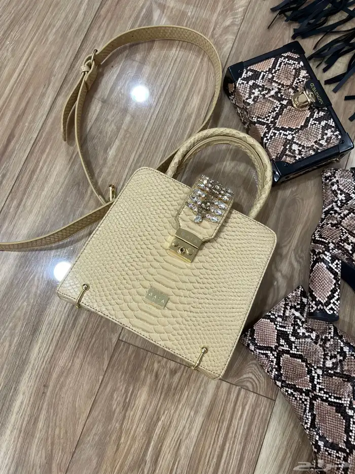 شنطه قايا وملتزمات اخرا 1