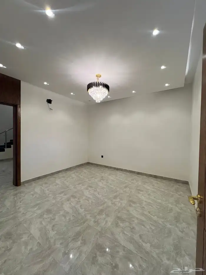 البيع فيلا تصميم جدا مميز وسعر لقطه منفصله تماما 21