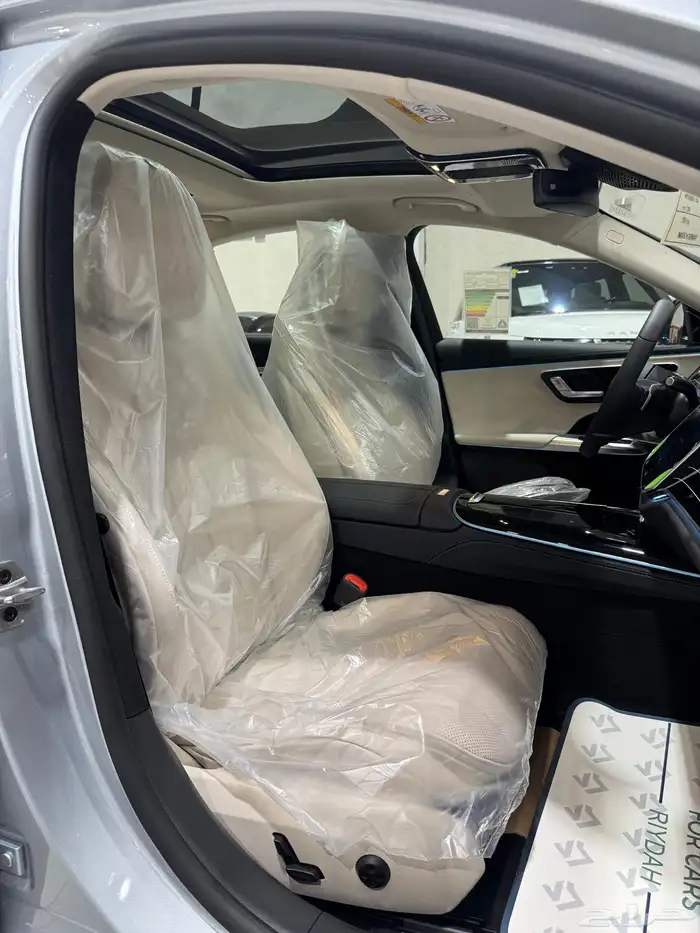 مرسيدس E200 موديل 2025 جديد 9