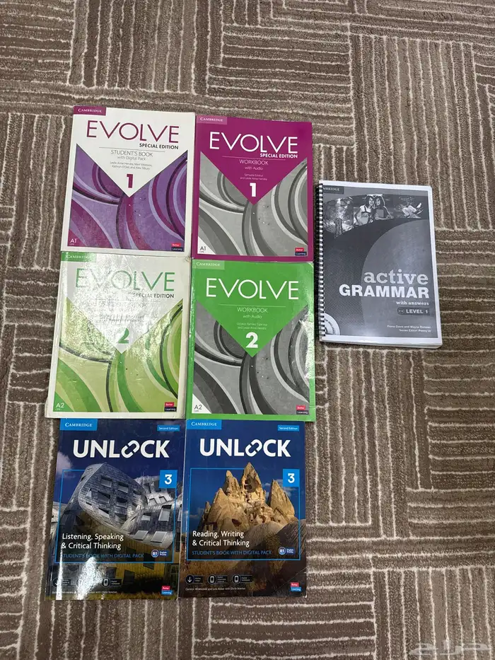كتب انقليزي evolve   unlock 3 0