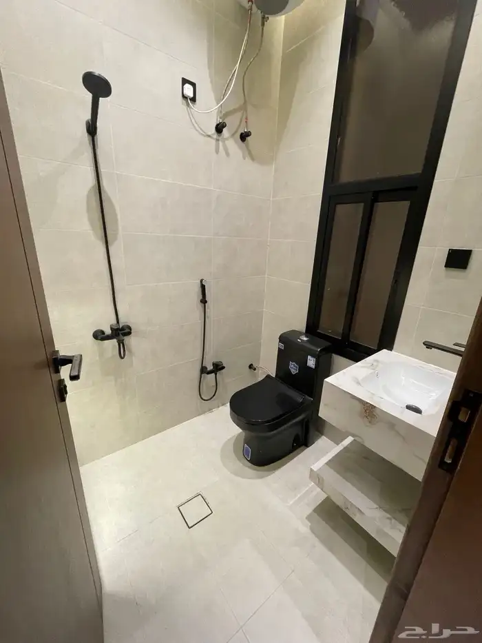 للبيع ارواف ارضيه وعلويه تشطيب ممتاز ابها المحاله 18