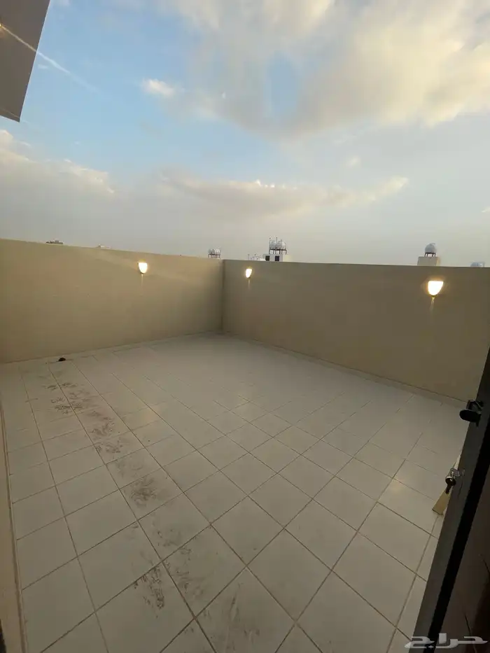 للبيع ارواف ارضيه وعلويه تشطيب ممتاز ابها المحاله 46