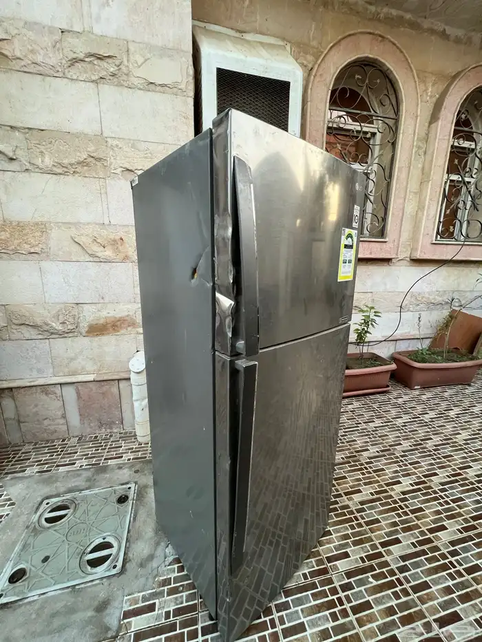 ثلاجة LG للبيع بحالتها الراهنة 1