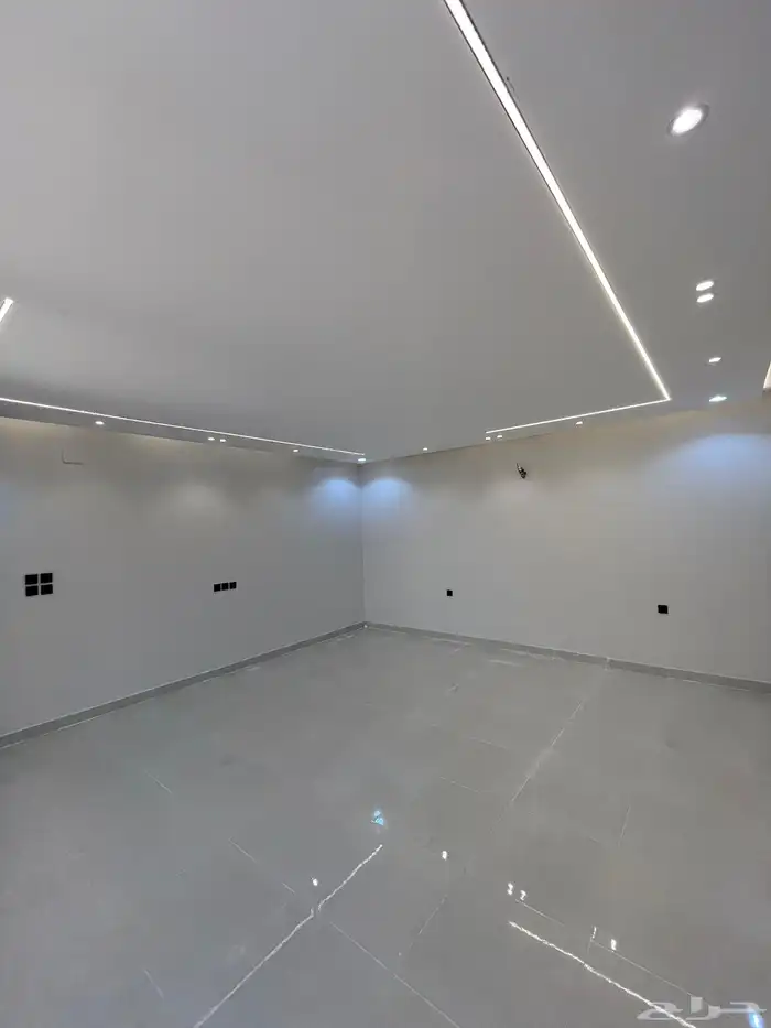 فيلا دورين على شارعين ركنية ولي العهد 7 2