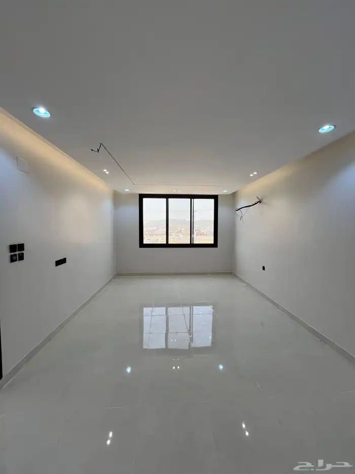 فيلا دورين على شارعين ركنية ولي العهد 7 12