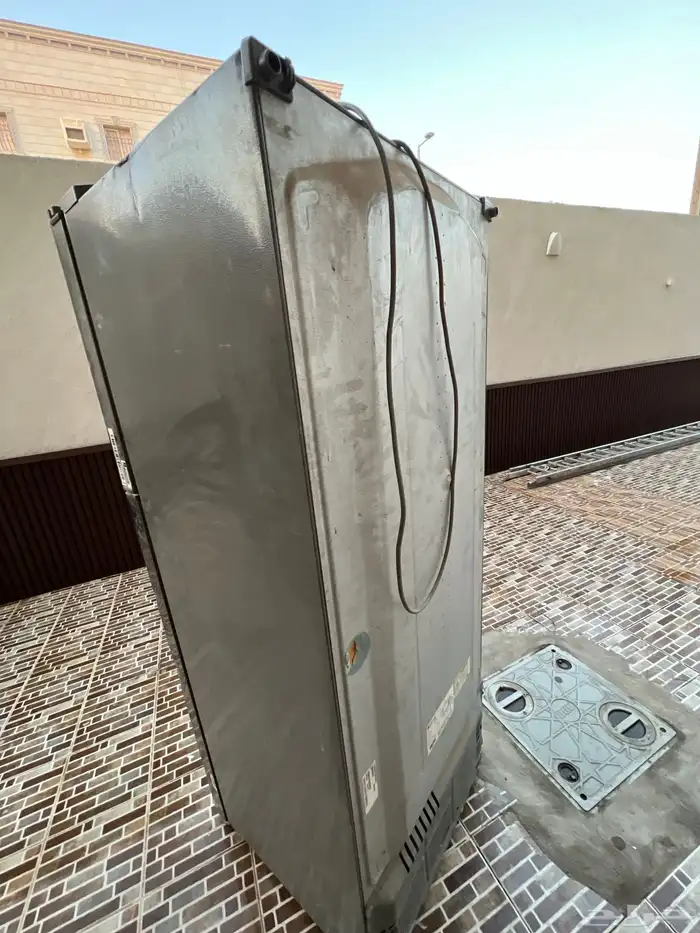ثلاجة LG للبيع بحالتها الراهنة 4