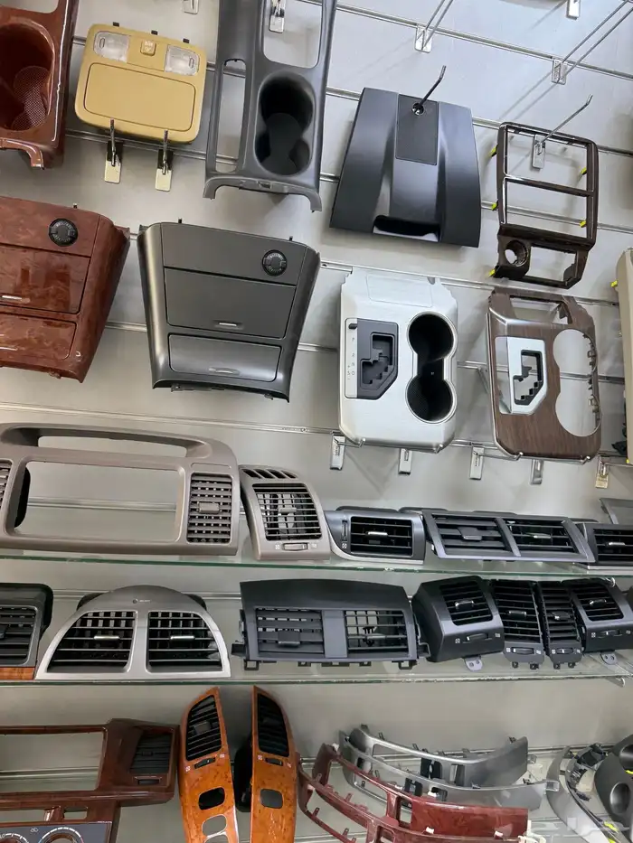 قطع غيار وديكورات كامري ولاندكروزر جديده 2005-2018 22