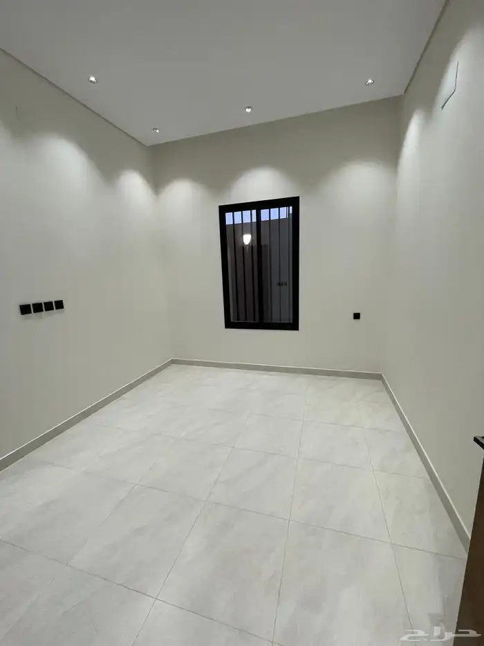 للبيع ارواف ارضيه وعلويه تشطيب ممتاز ابها المحاله 8