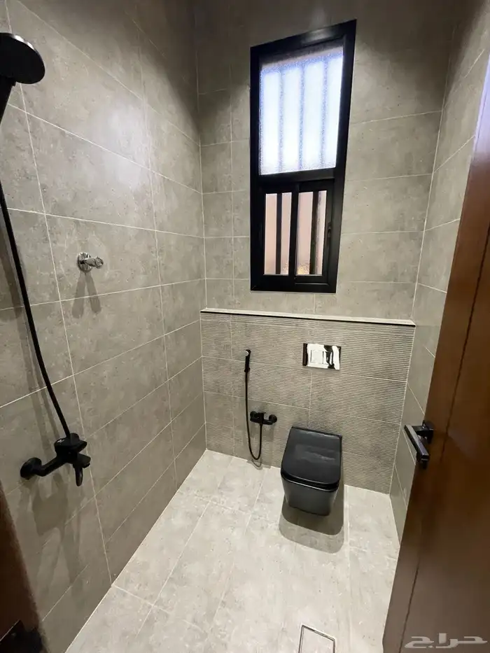 للبيع ارواف ارضيه وعلويه تشطيب ممتاز ابها المحاله 15