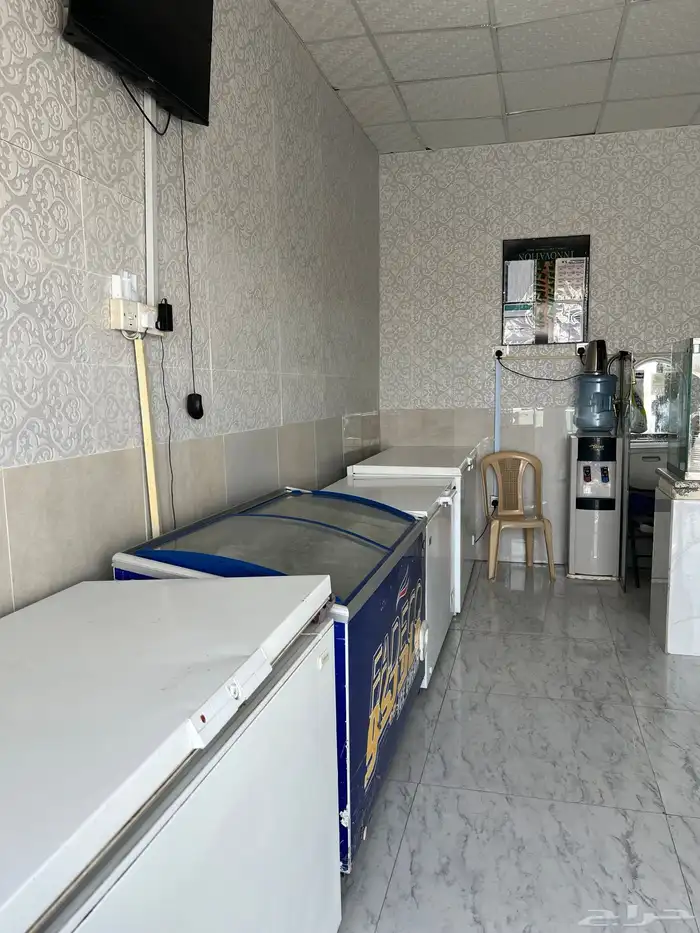 محل في الرياض حي العزيزية دواجن وبيض للتقبيل والايجار 2