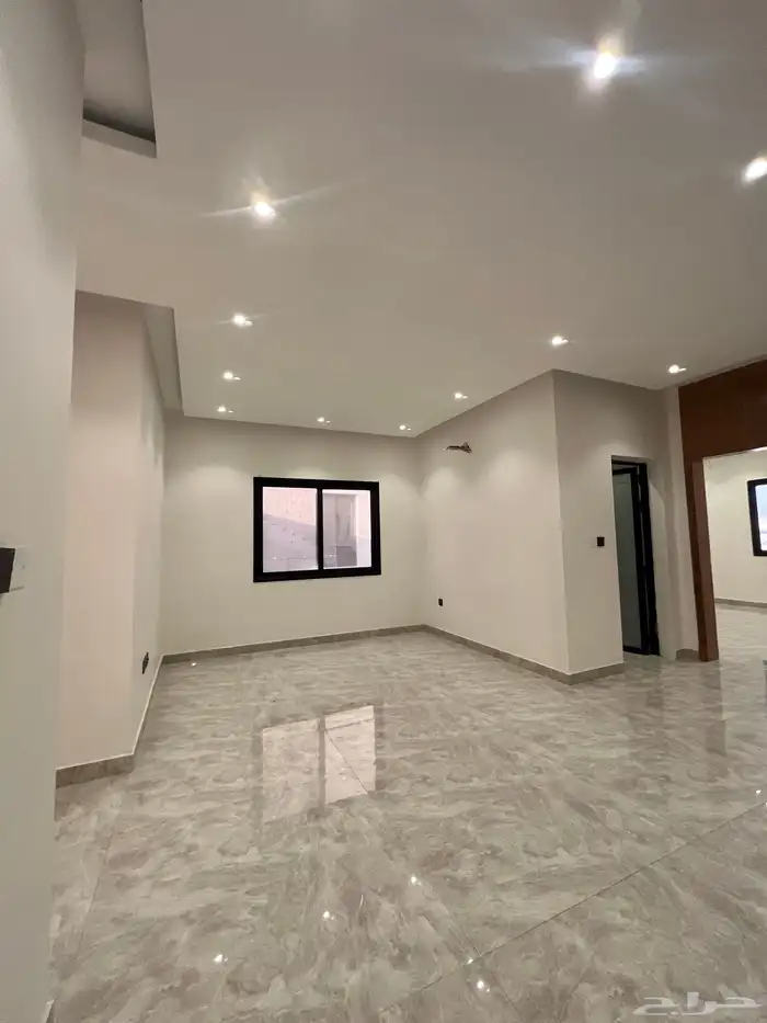 البيع فيلا تصميم جدا مميز وسعر لقطه منفصله تماما 15