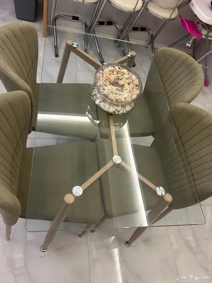 طاولة طعام 4 اشخاص مع الكراسي 2