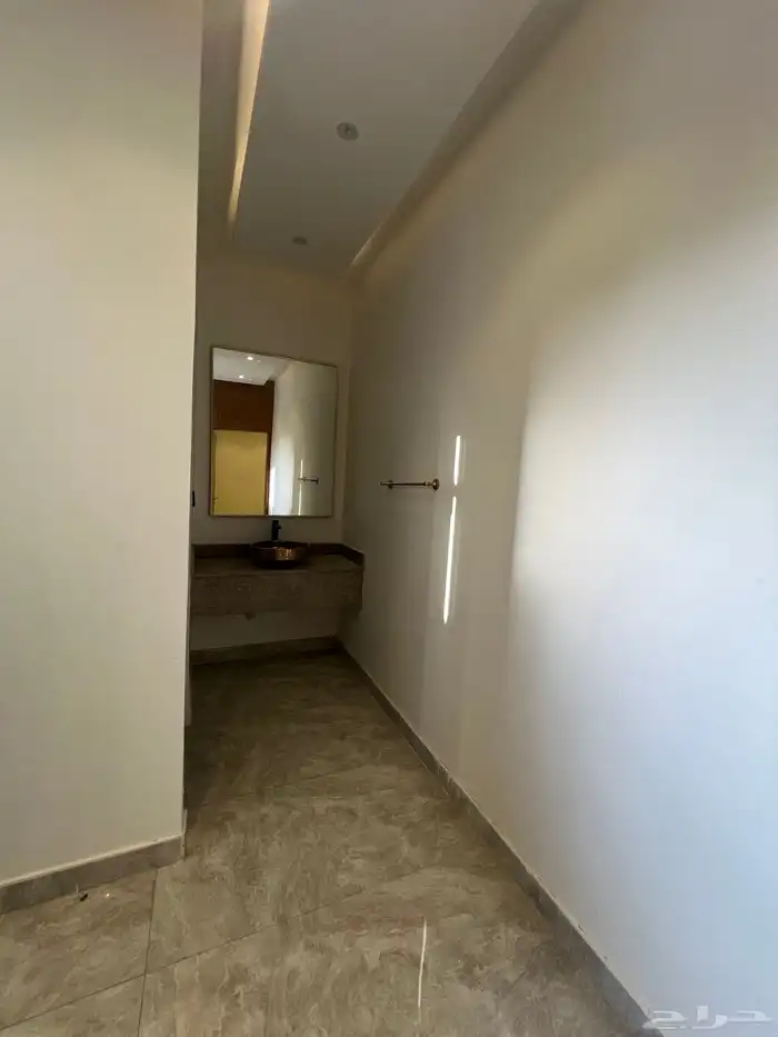 البيع فيلا تصميم جدا مميز وسعر لقطه منفصله تماما 23