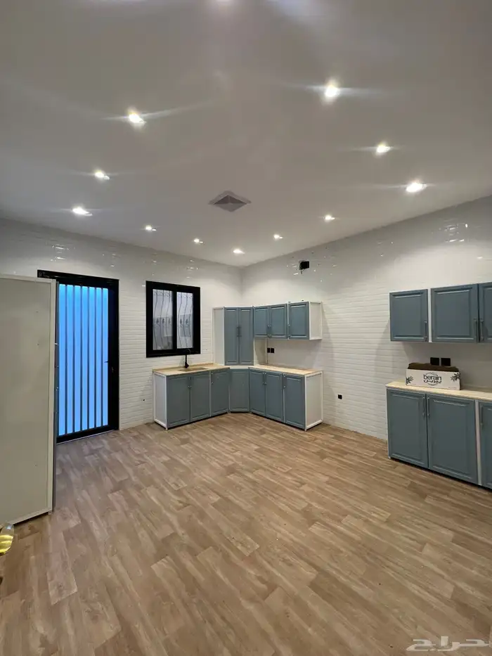 البيع فيلا تصميم جدا مميز وسعر لقطه منفصله تماما 16