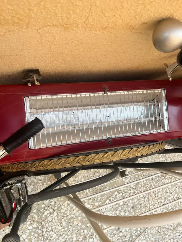 مكنسه ودفايه وسيكل وقدر وحقت فرد السمبوسه 3